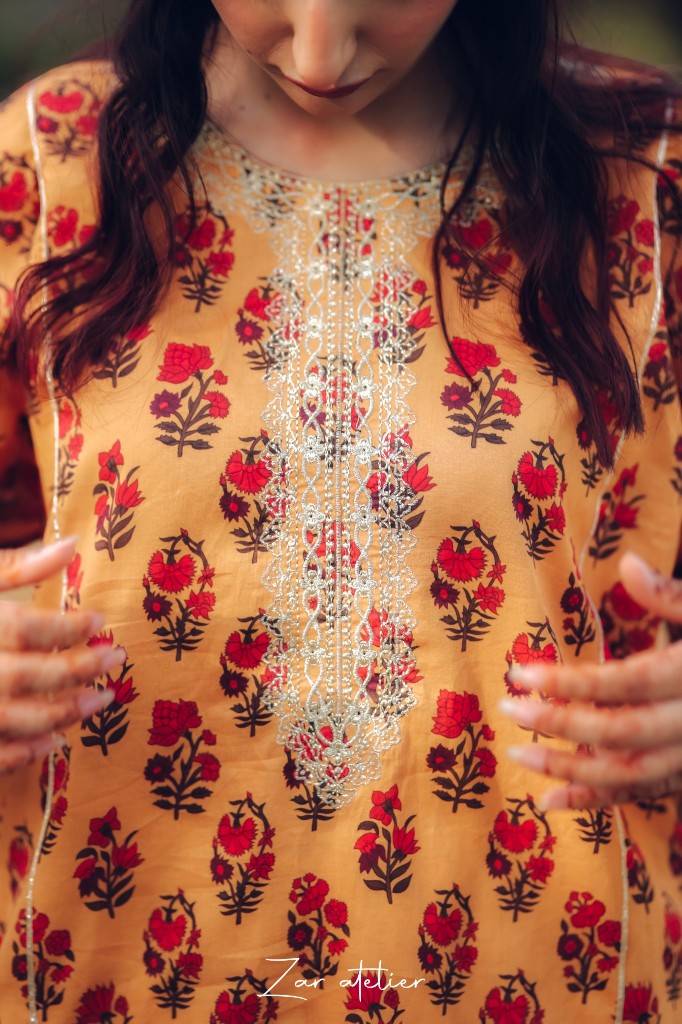 Amber Flora – 2-Piece Embroidered Lawn Co-ord Set