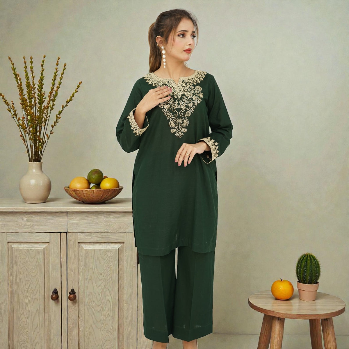 Emerald Motif – 2-Piece Kashmiri Embroidered Slub Lawn Suit
