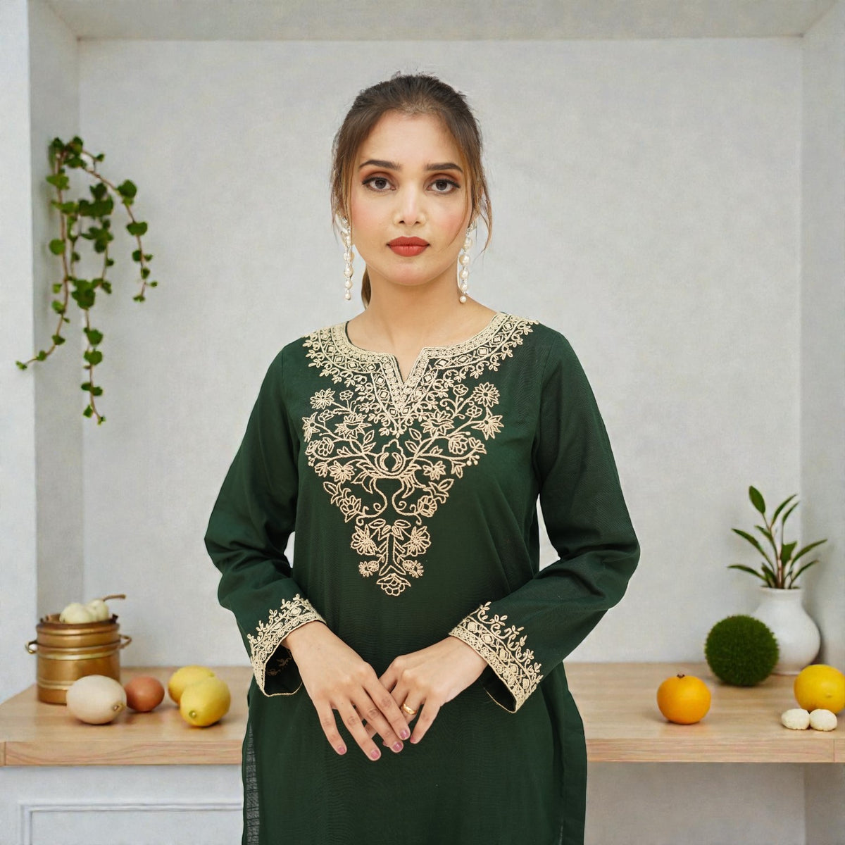 Emerald Motif – 2-Piece Kashmiri Embroidered Slub Lawn Suit
